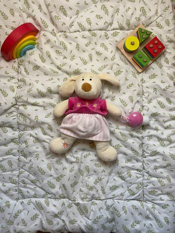 peluche chien avec robe rose 33 cm