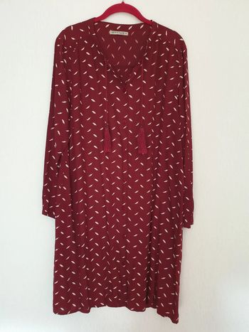 Robe bordeaux à plume Ligne à suivre 44