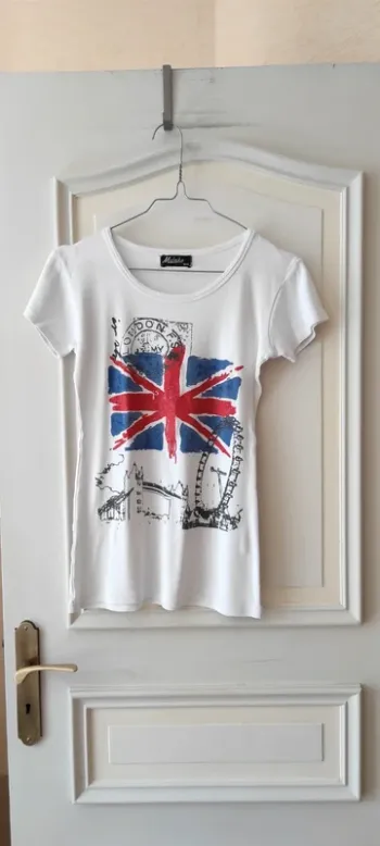💐T-shirt manches courtes - Malaika - taille M - Très bon état 💐