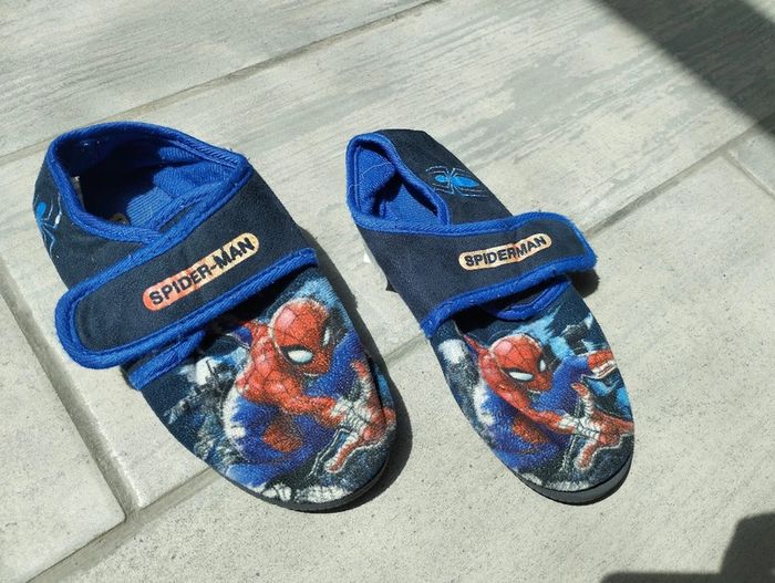 chaussons Spiderman Taille 32