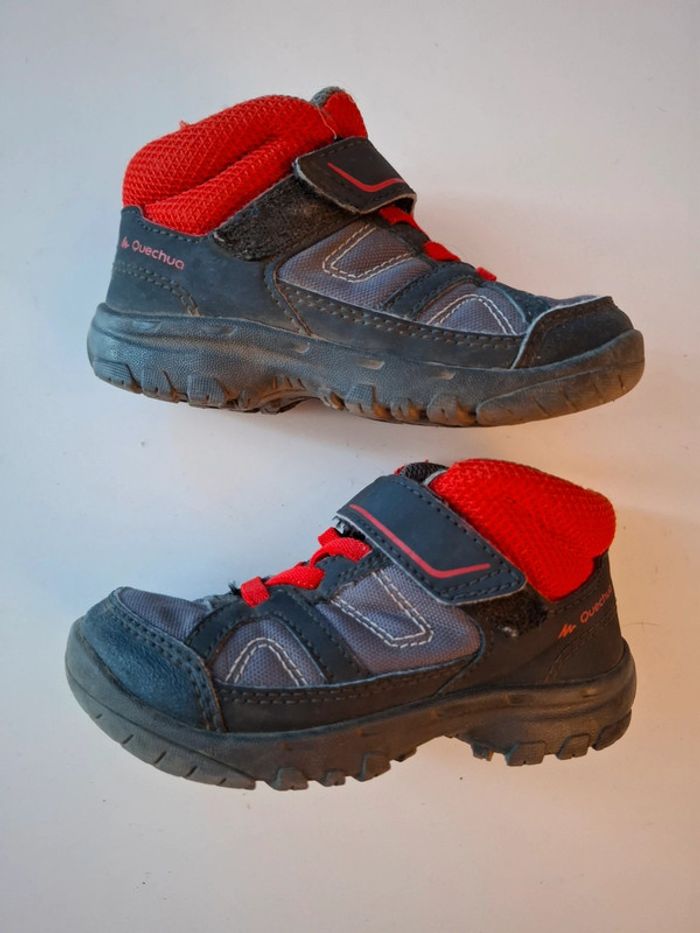 Chaussures de randonnée Decathlon taille 25 - photo numéro 2