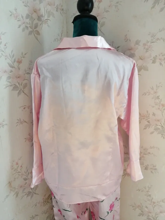 Ensemble de pyjama pantalon à motifs roses et chemise rose en satin / lbp magnet /(42-44) - photo numéro 5