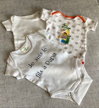 Bodies  manches courtes 3 mois ( lot de 3)