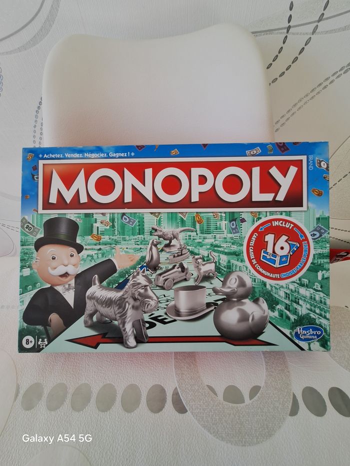 Monopoly neuf Hasbro.