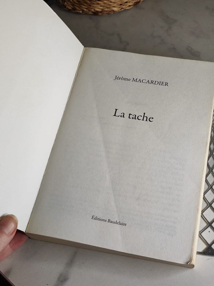 La tâche - photo numéro 4
