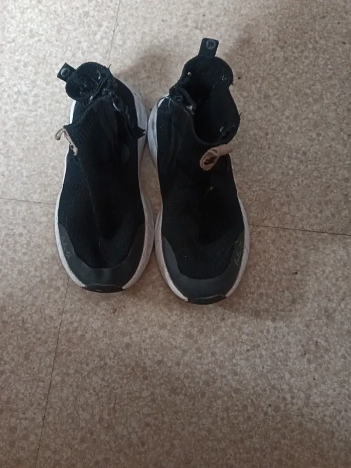 Chaussures pointure 28