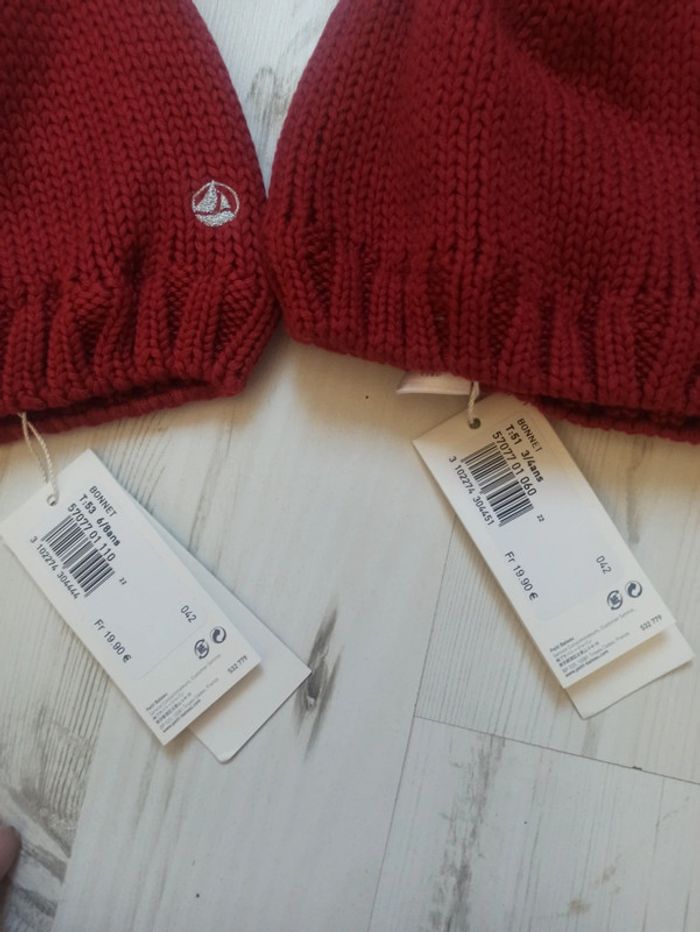 Lot 2 bonnets / neuf avec etiquette - photo numéro 2