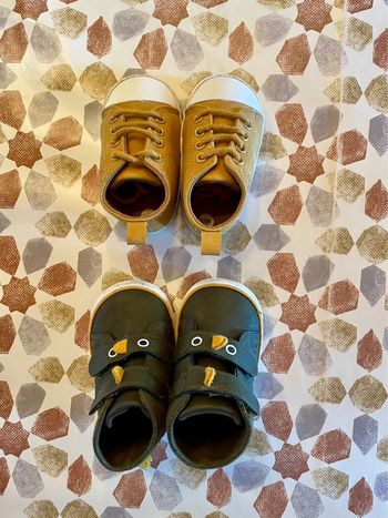 Lot de 2 paires de chaussures 6/9 mois