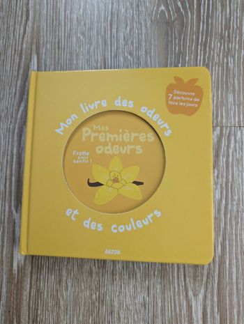 Mon livre des odeurs et des couleurs