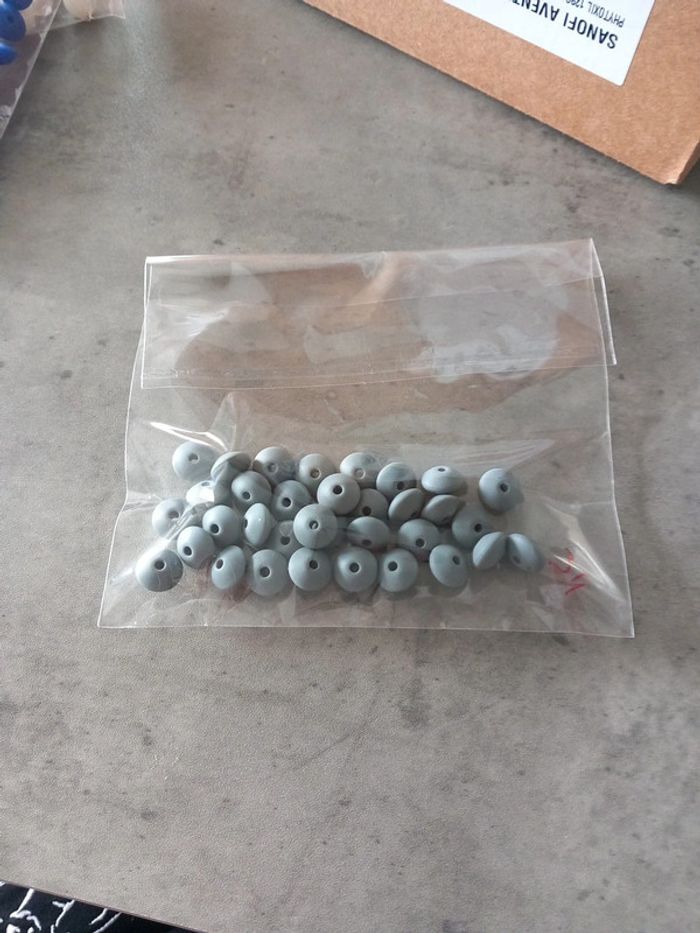 Perles grise