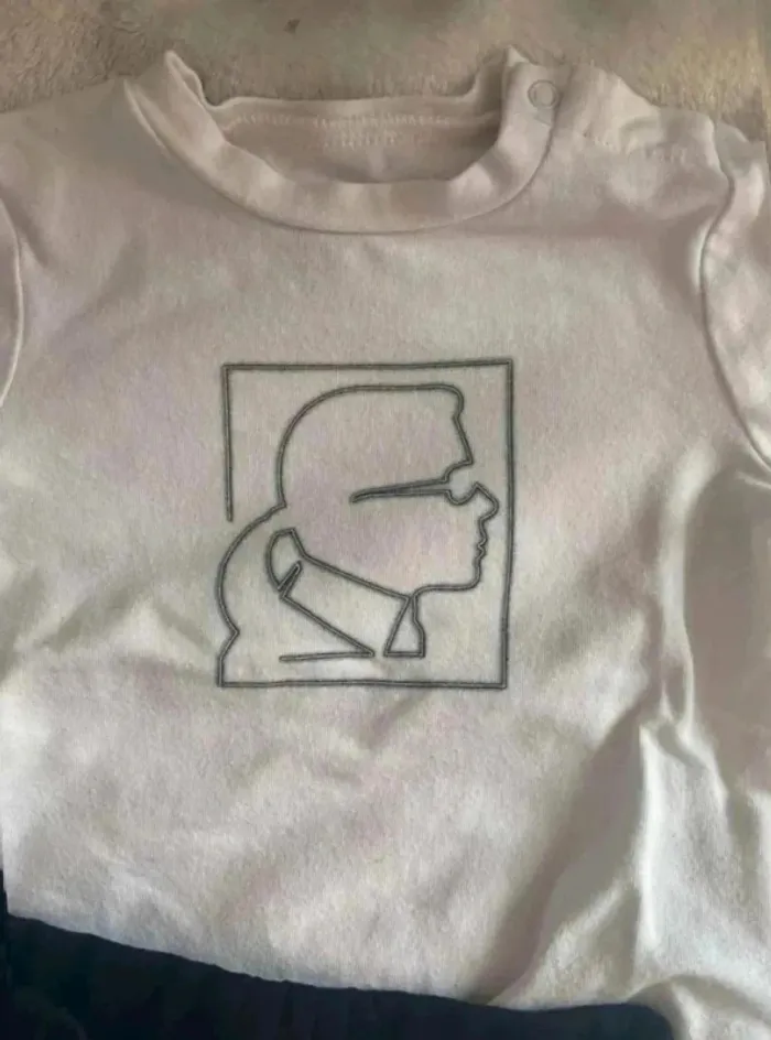 Ensemble Karl Lagerfeld taille 6 mois - photo numéro 3