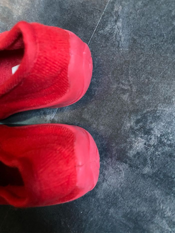 Chaussons velours rouge beau gosse comme papa 23 - photo numéro 4