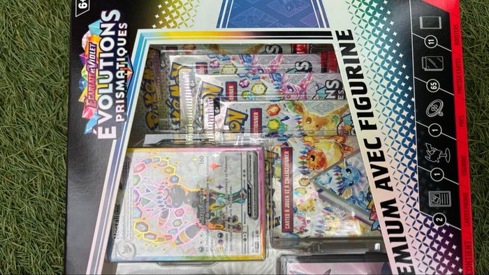 Coffret Pokémon écarlate et violet évolution prismatique ev8.5 collection figurine noctali mentali - photo numéro 4