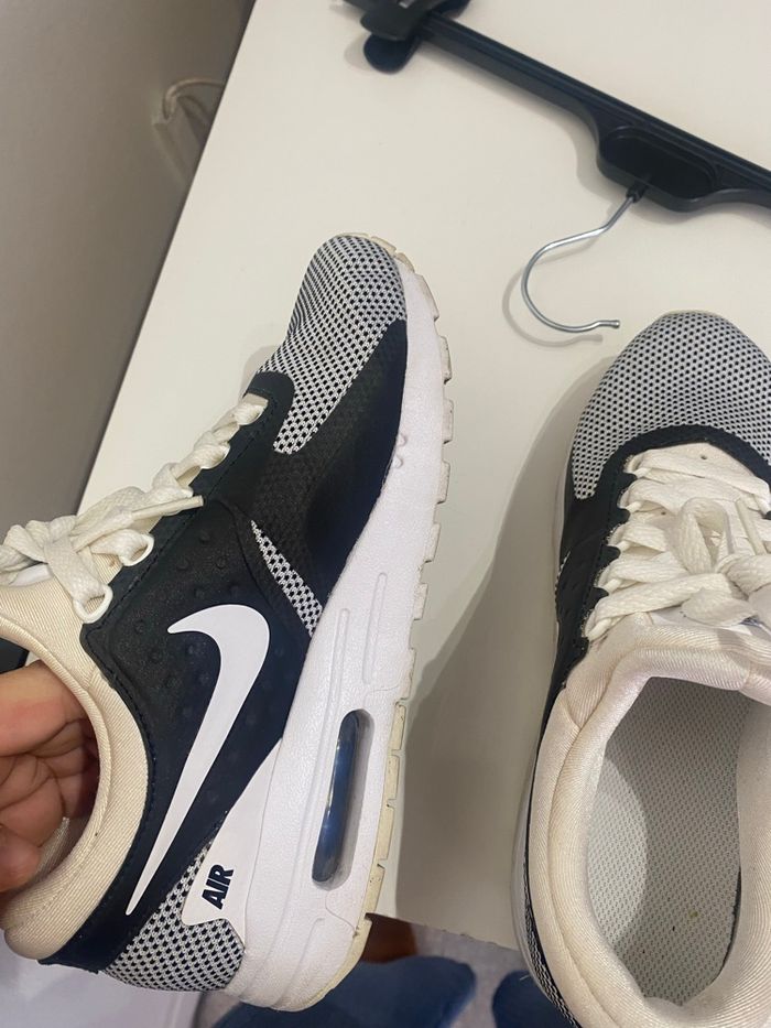 Basket Nike air essential noir et blanches - photo numéro 6