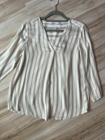 blouse à rayures beige et blanc stradivarius