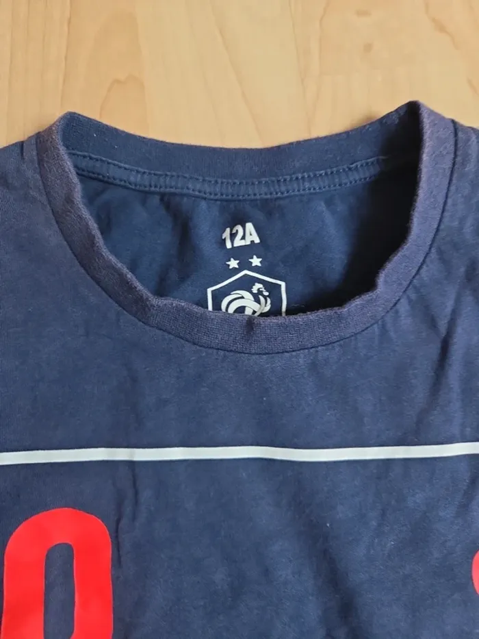 Tee shirt 12ans détail un peu parti - photo numéro 2