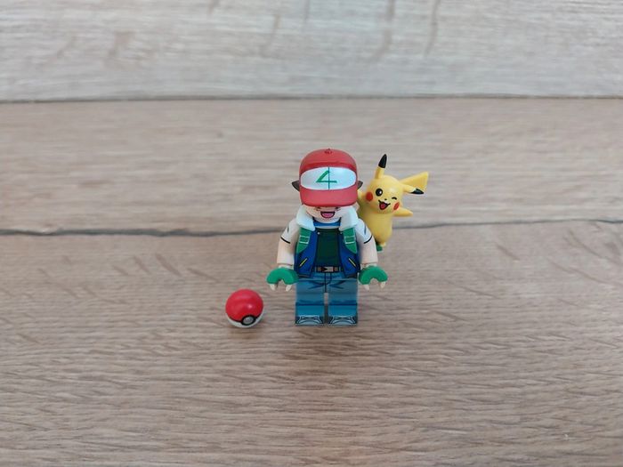 Figurine type lego Sacha avec Pikachu Pokemon - photo numéro 6