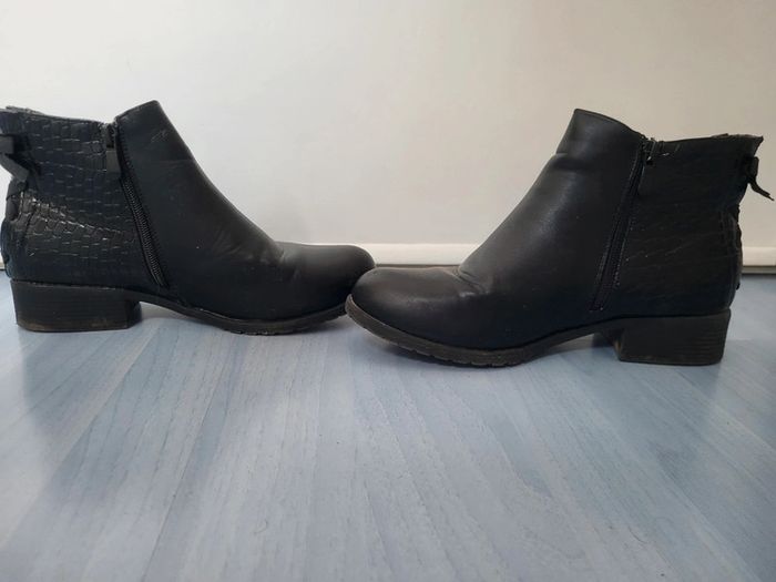 Très belle paire de bottes de taille 39.