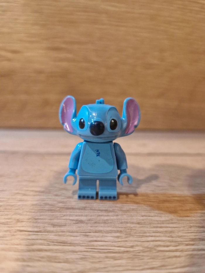 Figurine type lego Stitch Disney
