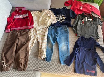 Lot vêtements bébé garçon 24 mois pyjama jogging jean polo pull