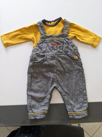 Ensemble salopette+t-shirt jaune et gris