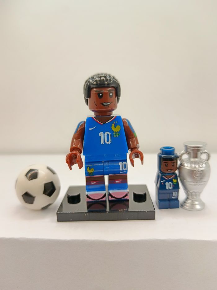 Minifigurine football: Killian Mbappe / France. Compatible Lego