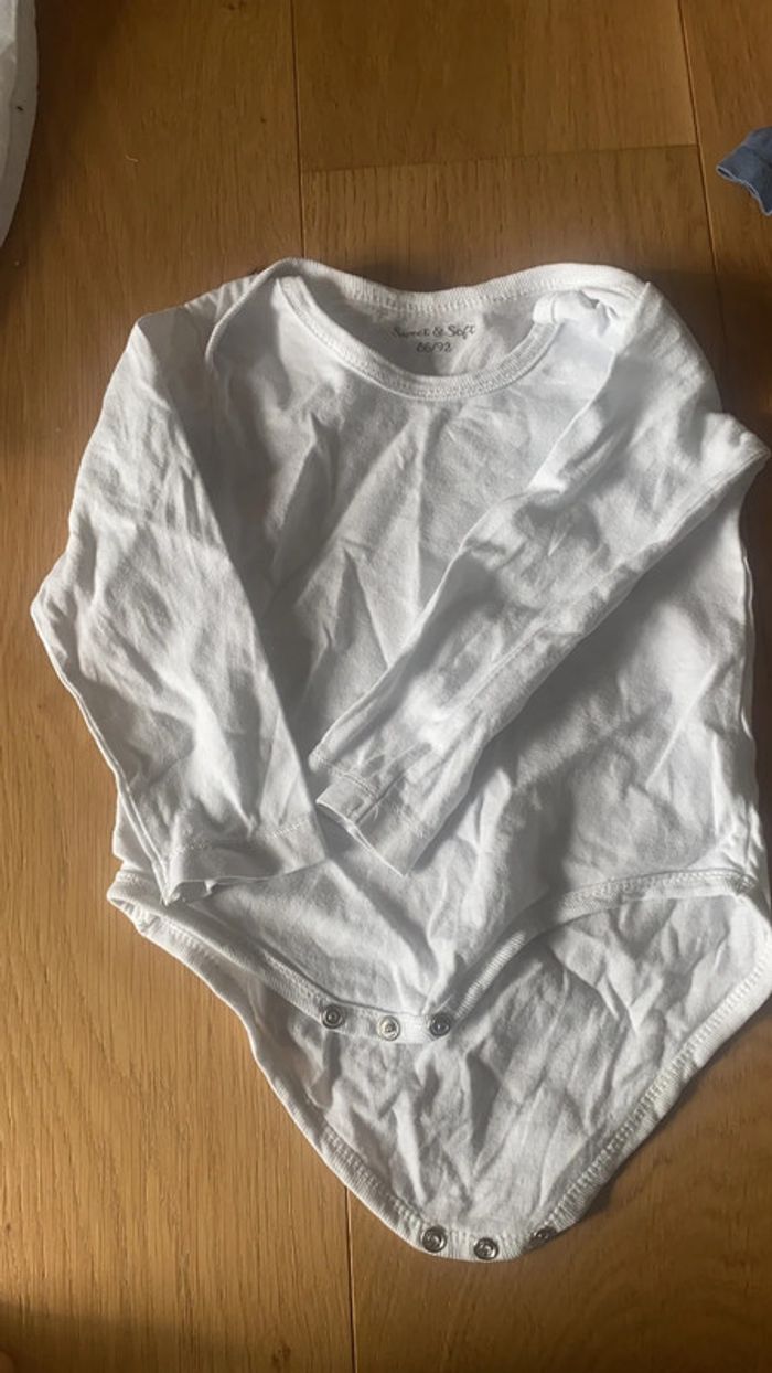 3 bodys manches longues 86/92 - photo numéro 2