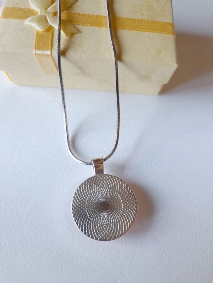Collier fleuri - photo numéro 4