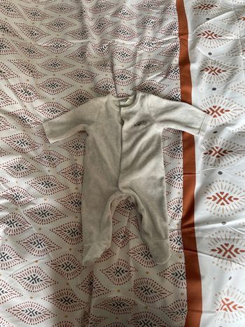 Pyjama tape à l’œil 3 mois