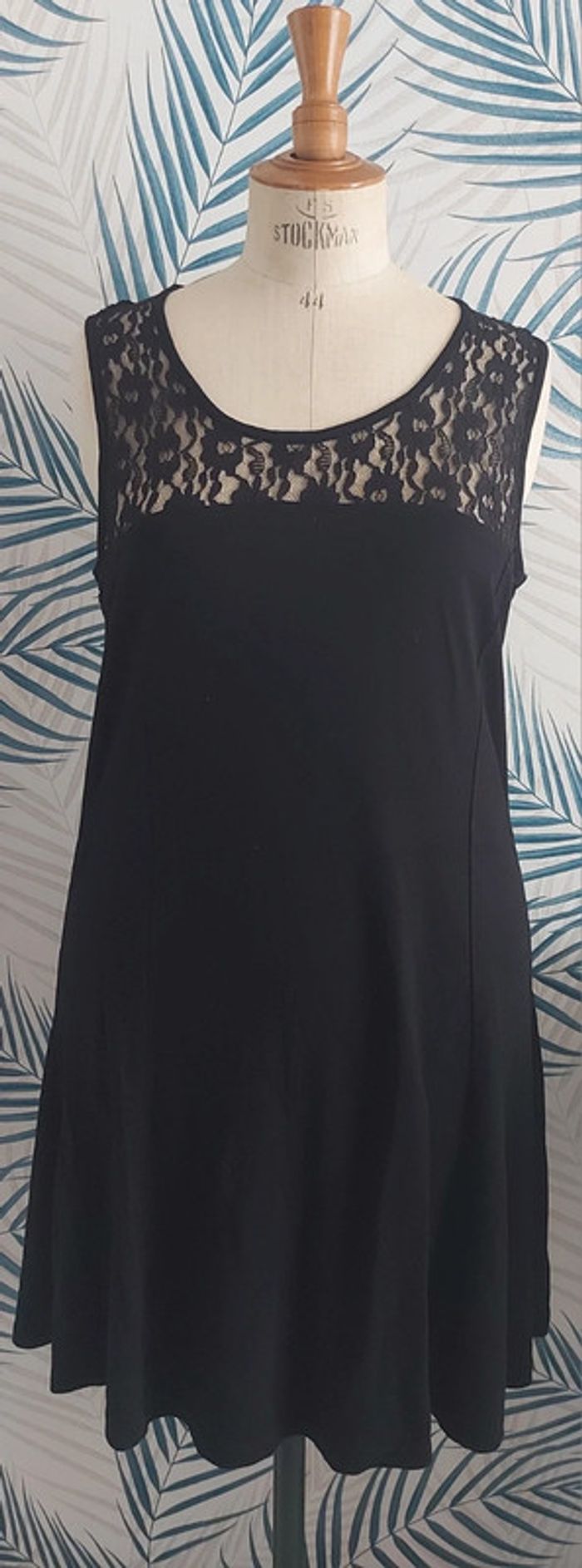 Robe noir  taille 50