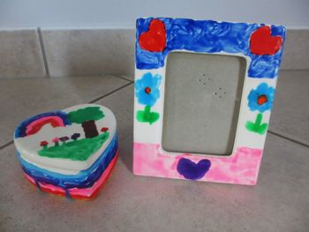 Lot boîte coeur + cadre en porcelaine peints à la main