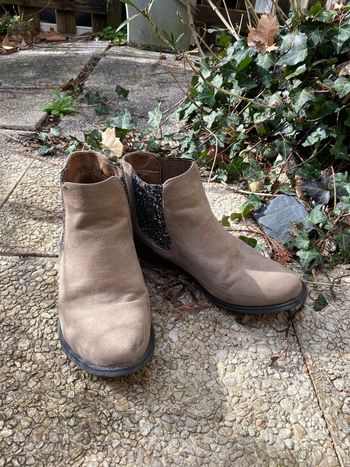 Jolies bottines taupe