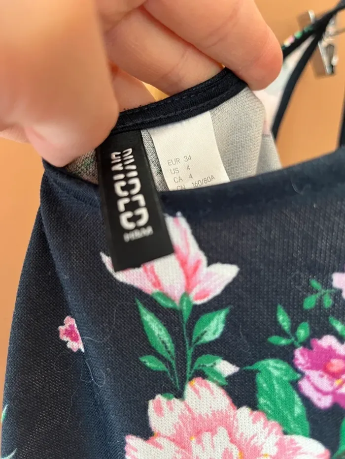 Robe bleu marine à motifs fleurs - photo numéro 3