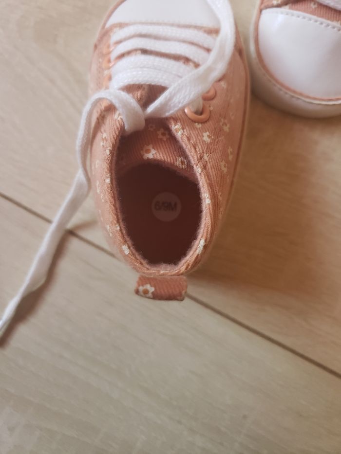 Chaussures 🩰 6-9 mois 2€ - photo numéro 5