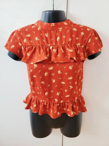 Haut Top tee shirt rouge bordeaux manches courtes à volants motifs fleurs taille S 36 coquette