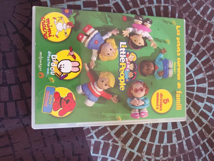 DVD les petits curieux de famili volume 1