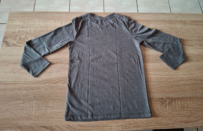 Tee shirt gris 10 ans - photo numéro 2