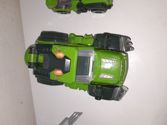 Lot véhicules/dinosaures switch and go - photo numéro 3