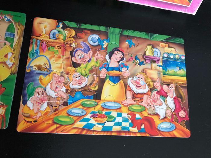 Boîte de 2 puzzles blanche neige et les 7 nains dès 3 ans Disney - photo numéro 3