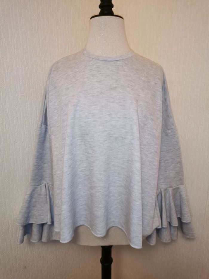 Sweat gris clair manches flares Primark