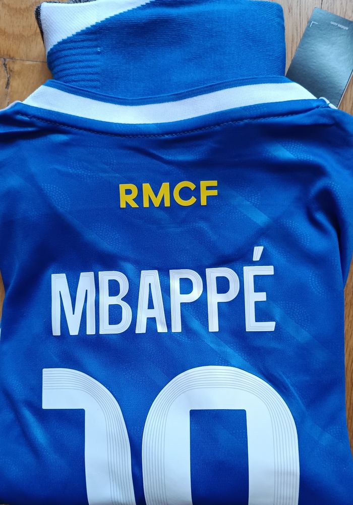 Maillot taille 14 ans  tenue Mbappe Real de Madrid bleu extérieur - photo numéro 4