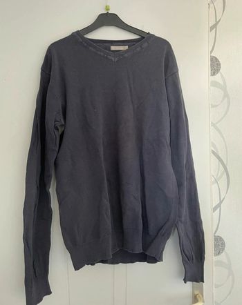 Pull bleu léger col V taille L