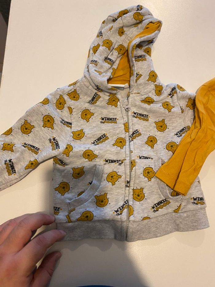 Lot gilet et teeshirt Winnie l’ourson Disney baby 6 mois - photo numéro 4