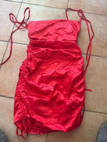 Robe rouge taille M