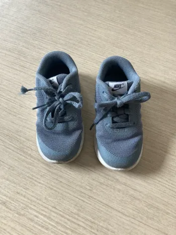 Baskets Nike T25