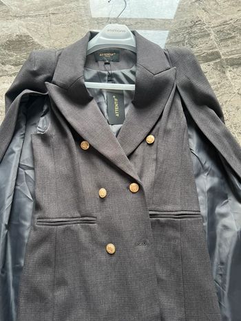 Robe cape blazer Attentif
