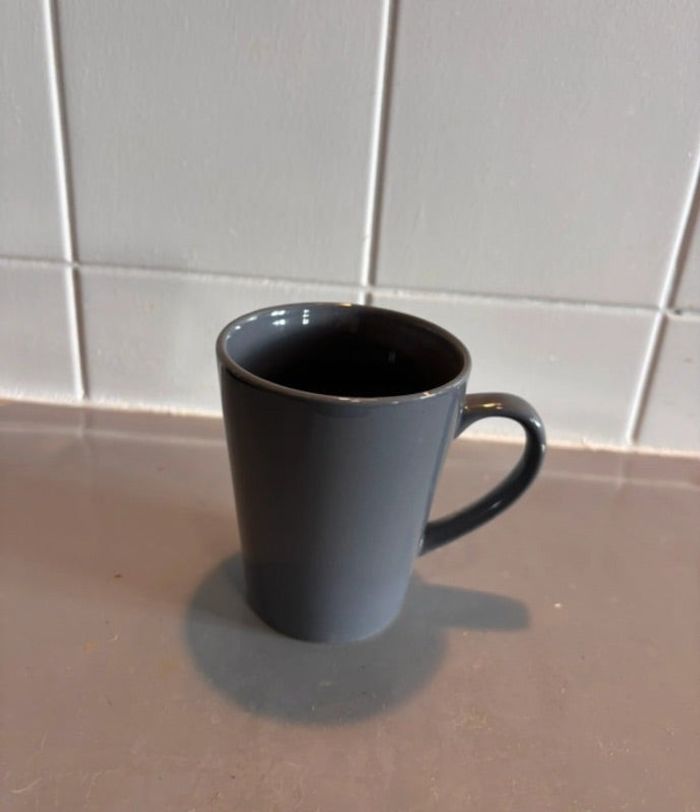 Tasse grise
