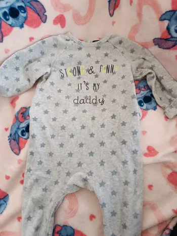 Pyjamas épais kiabi taille 12 mois