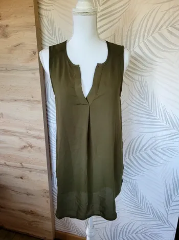 Chemise / blouse verte kaki longue taille M