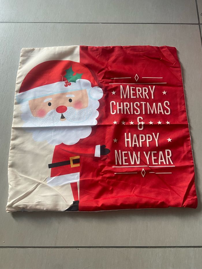 Housse de coussin / taie d’oreiller papa Noël (merry Christmas & happy new year) - photo numéro 2